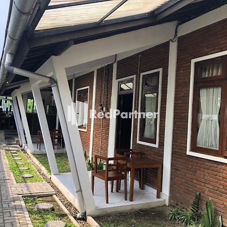 Rifka Annisa Guesthouse Syariah Redpartner Yogyakarta Esterno foto
