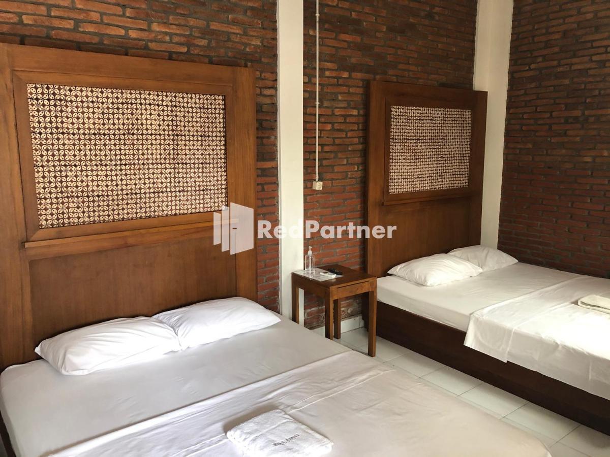 Rifka Annisa Guesthouse Syariah Redpartner Yogyakarta Esterno foto