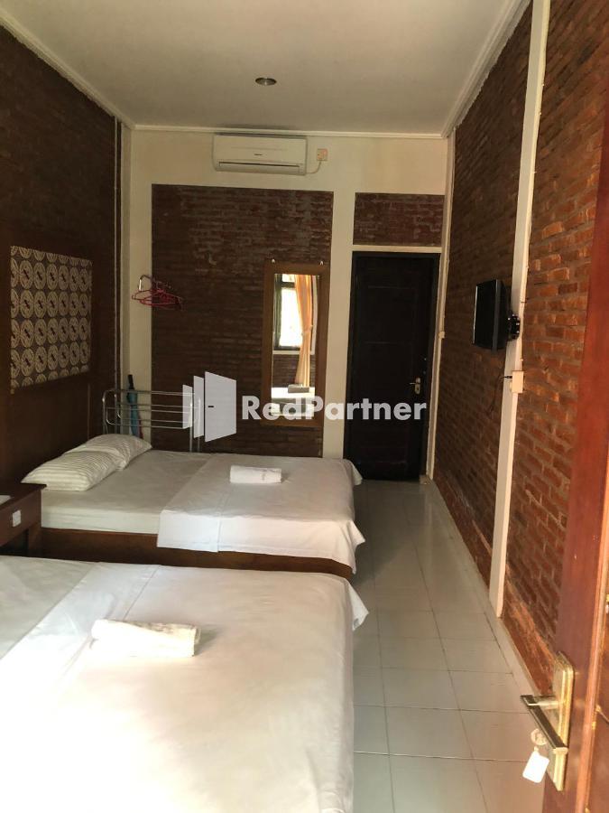 Rifka Annisa Guesthouse Syariah Redpartner Yogyakarta Esterno foto