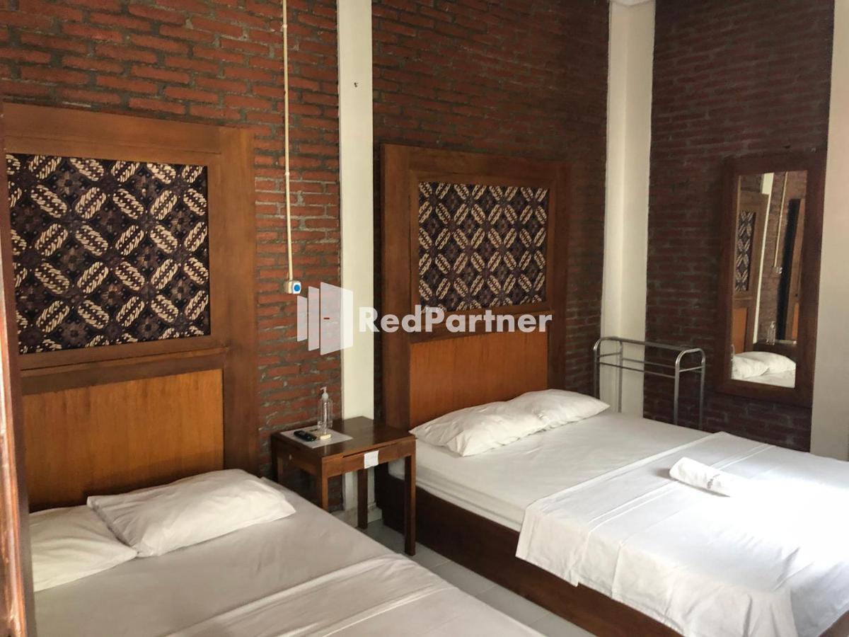 Rifka Annisa Guesthouse Syariah Redpartner Yogyakarta Esterno foto